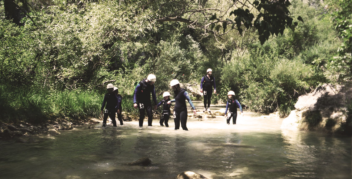 bg_headercanyoning3